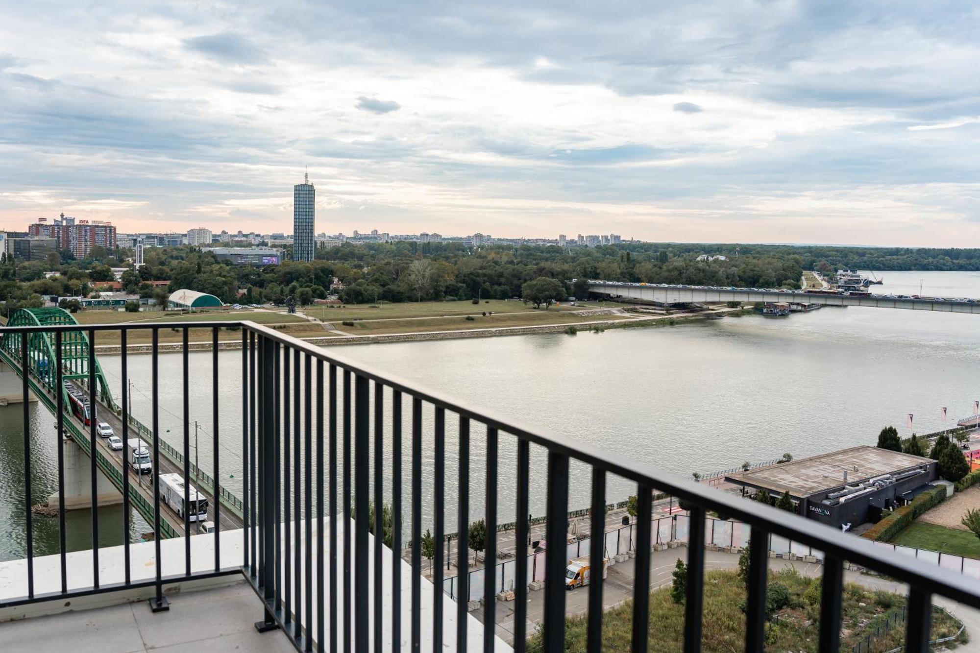 Ferienwohnung Sinfonia Lux Belgrad Exterior foto