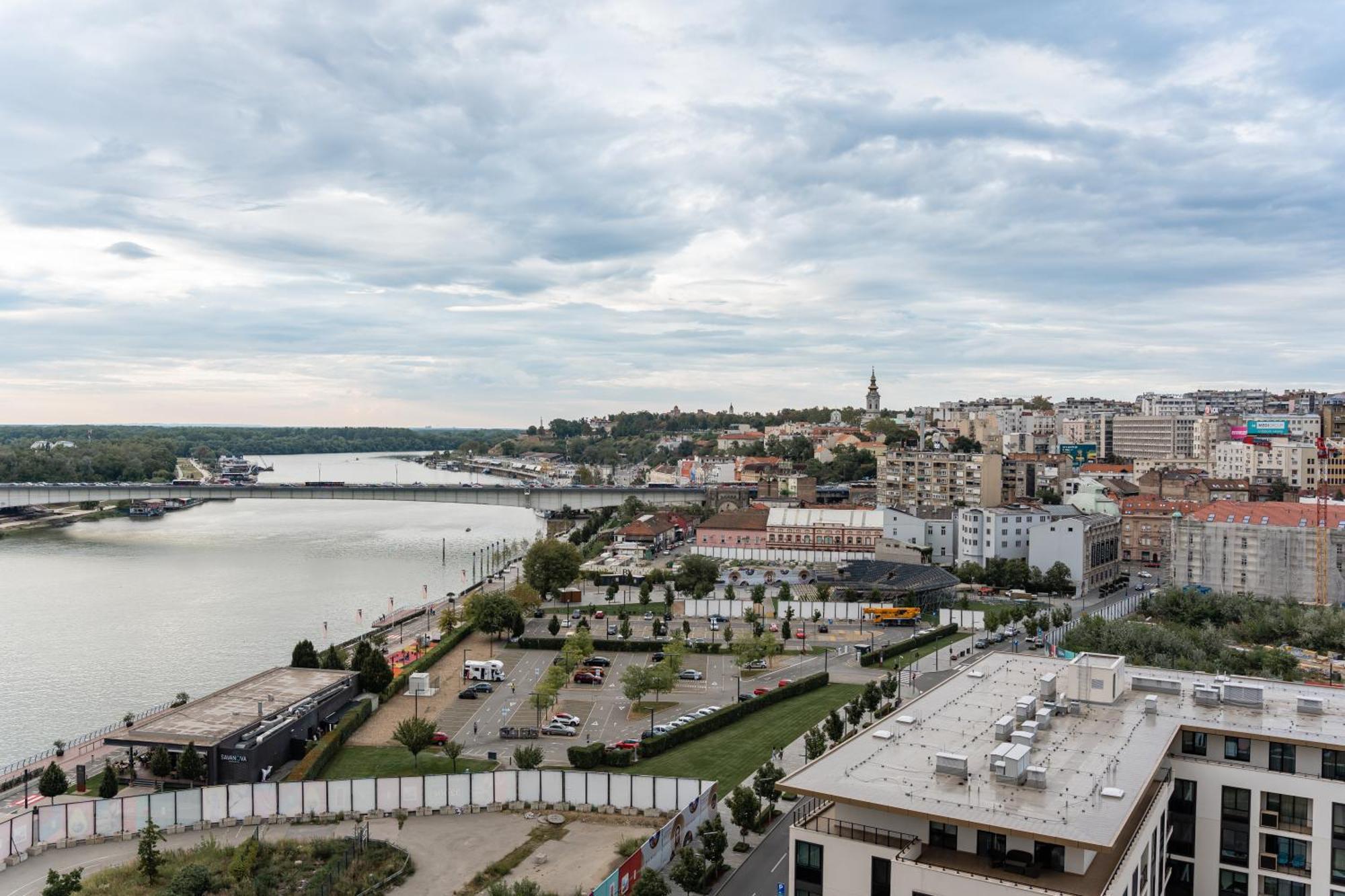 Ferienwohnung Sinfonia Lux Belgrad Exterior foto